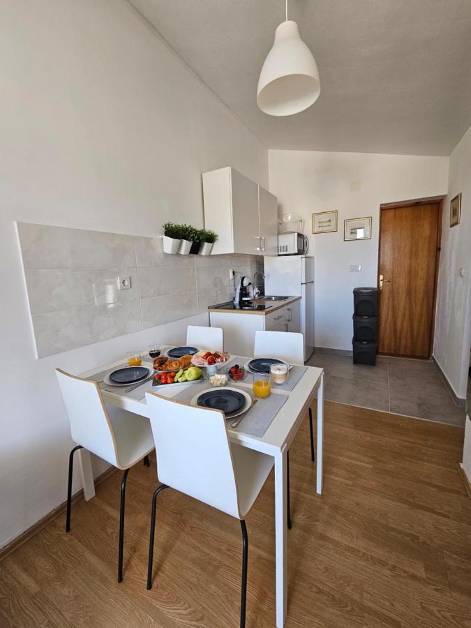 Studio Apartment Pegy Vir Eksteriør billede